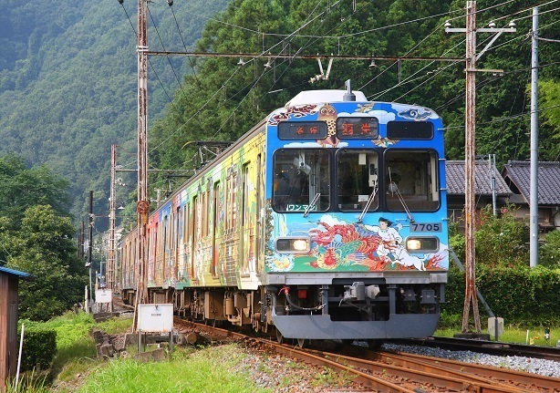 DEL_15_7500系_秩父三社トレイン - コピー.jpg