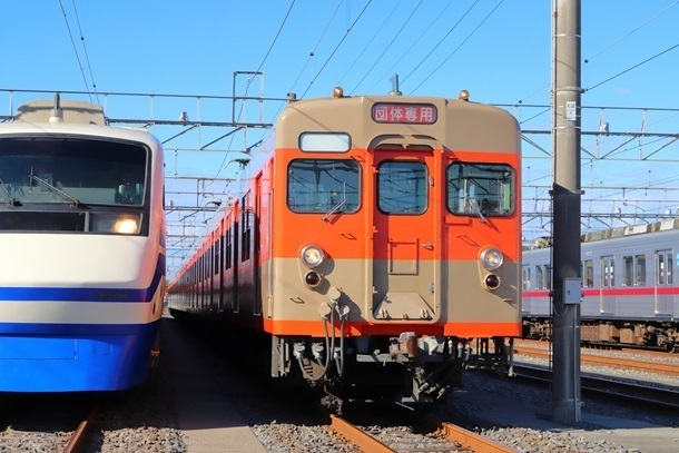 東武_8000系_10 - D.jpg