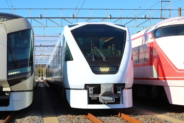東武_N100系_10 - D.jpg