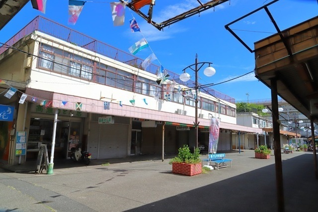 桐ケ丘中央商店街_03_10 - D.jpg