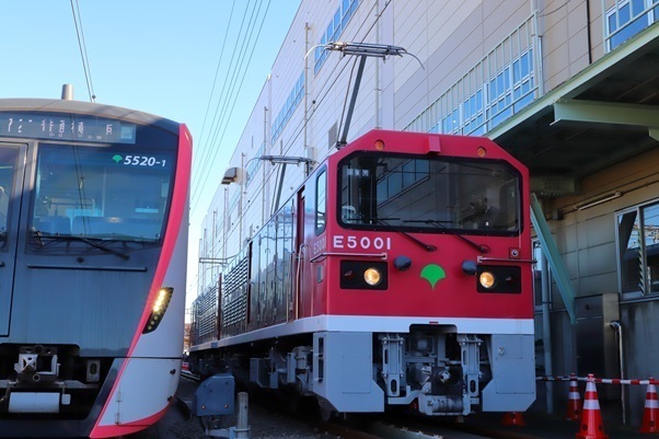 都営E5000形_10 - D.jpg